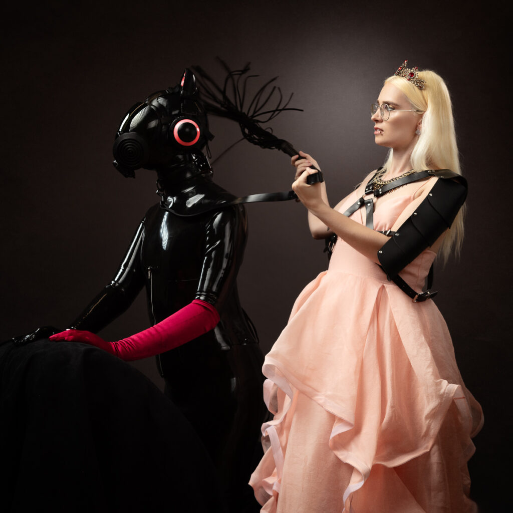 behind-the-scenes-izzy-kershaw-s-alchemical-album-cover-photoshoot-by